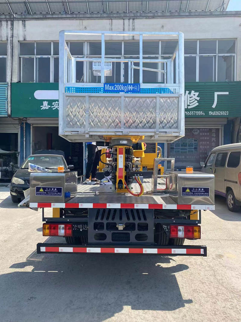 高空作業車
